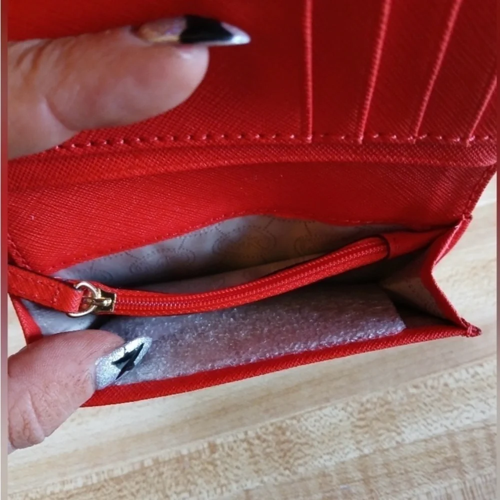 NWT Michael Kors Mandarin Compact Snap Leather Wallet